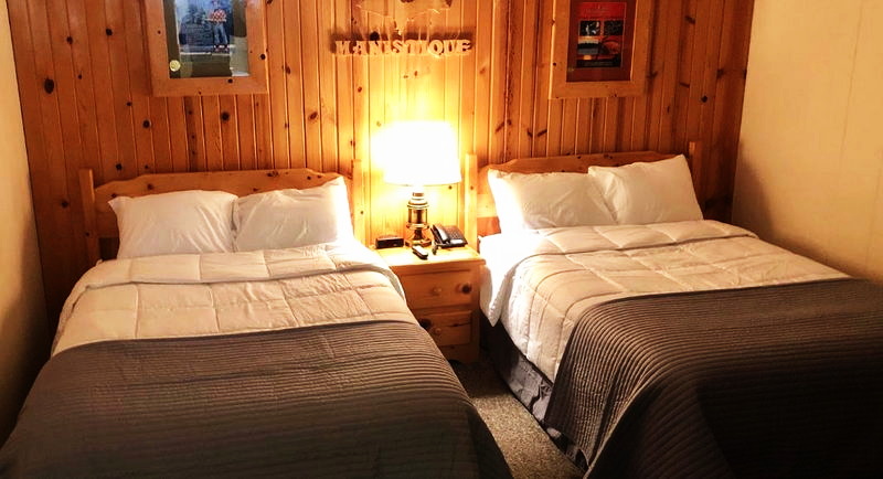 Holiday Motel - Web Listing (newer photo)